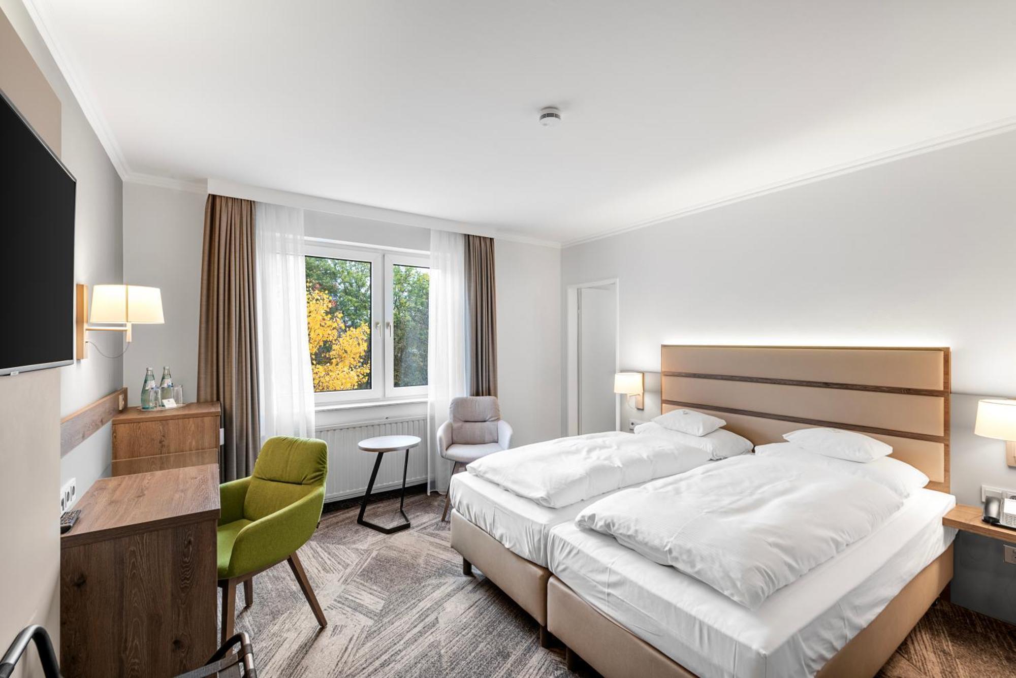 Parkhotel Am Taunus Оберурзел Екстериор снимка
