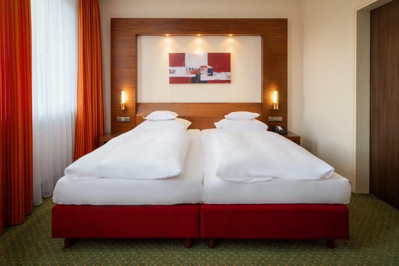 Parkhotel Am Taunus Оберурзел Екстериор снимка