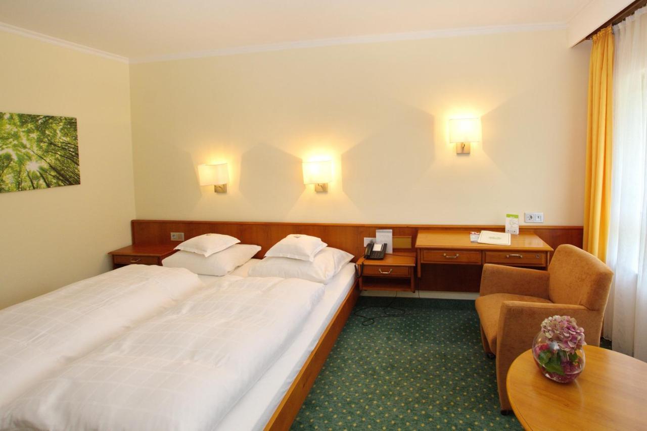 Parkhotel Am Taunus Оберурзел Екстериор снимка