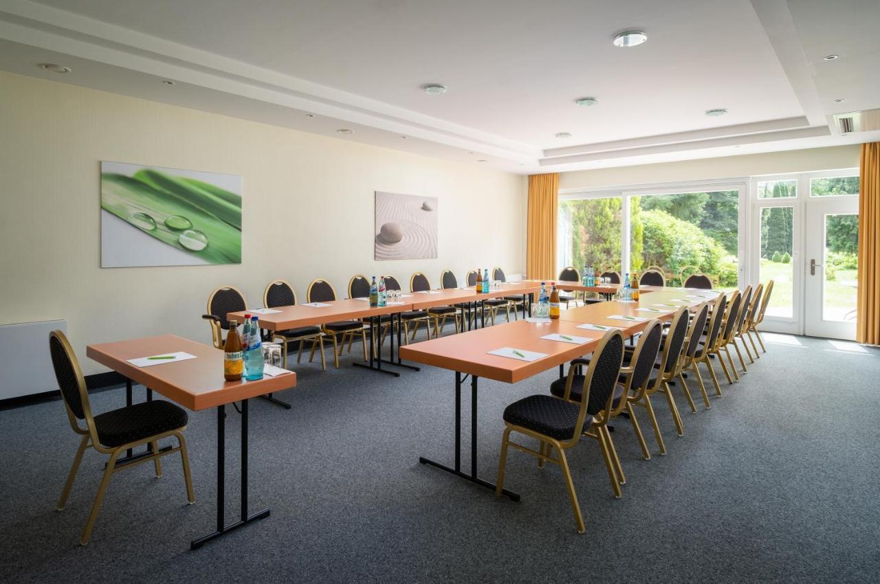 Parkhotel Am Taunus Оберурзел Екстериор снимка