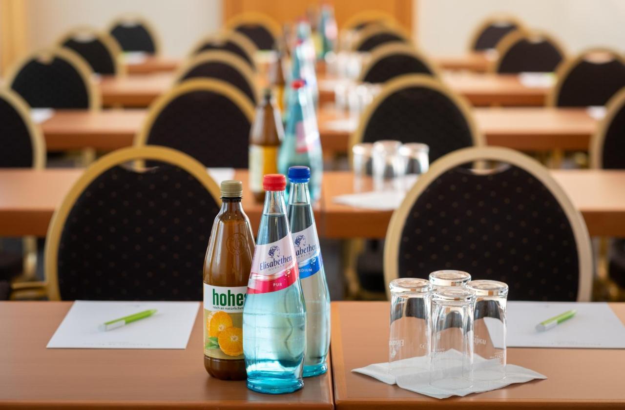Parkhotel Am Taunus Оберурзел Екстериор снимка