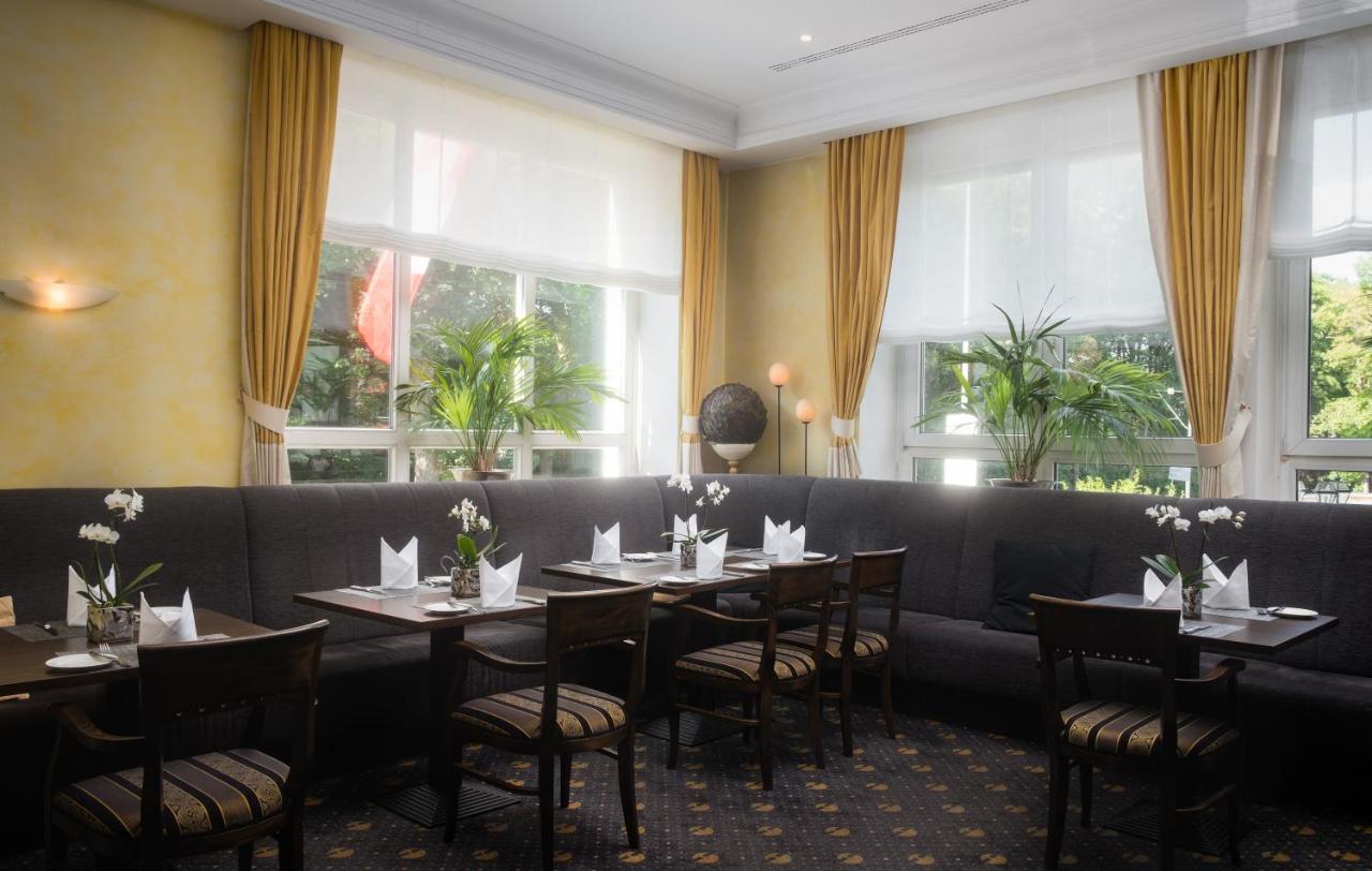 Parkhotel Am Taunus Оберурзел Екстериор снимка